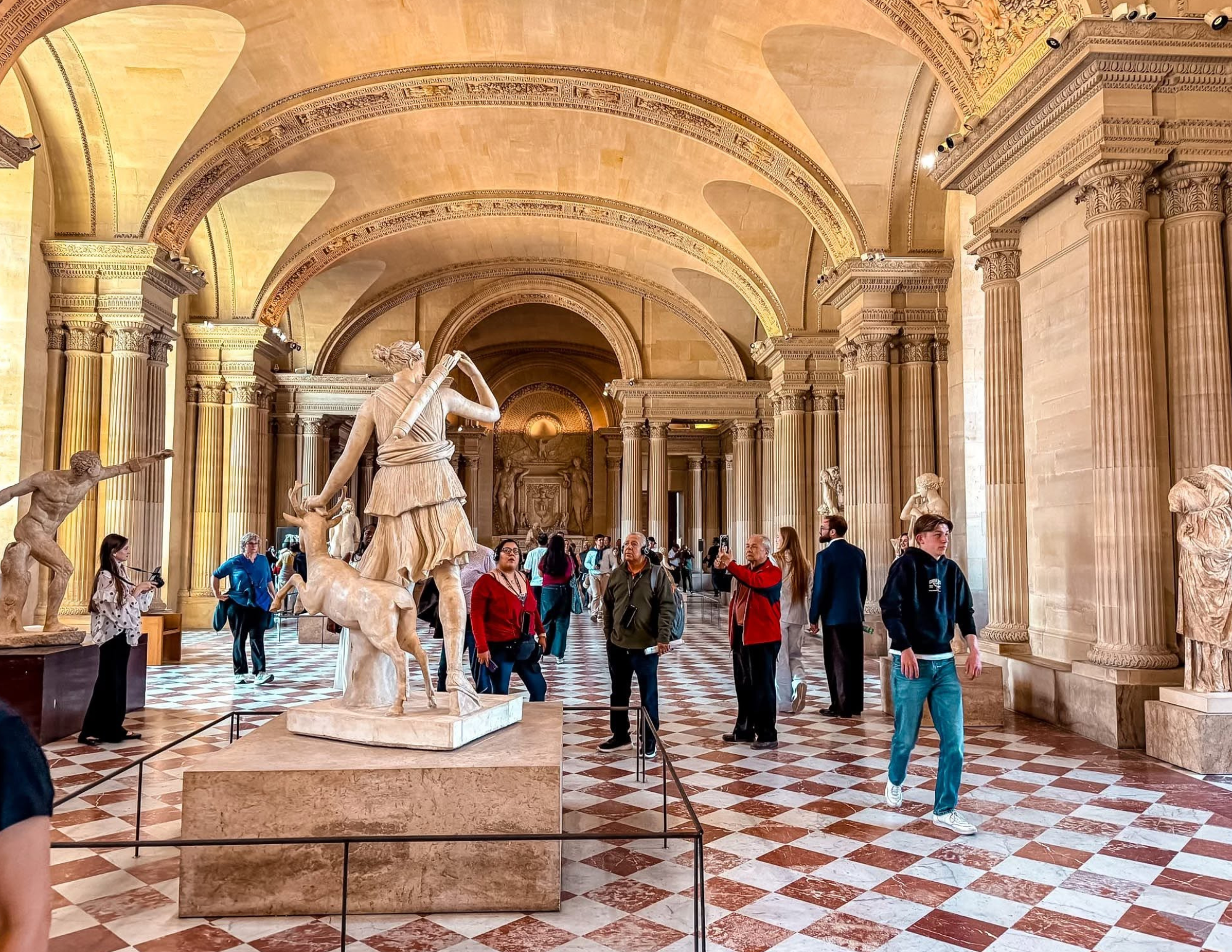 Paris Travel Guide (6).png